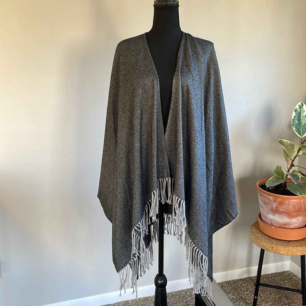 Uniqlo Cozy Striped Shawl